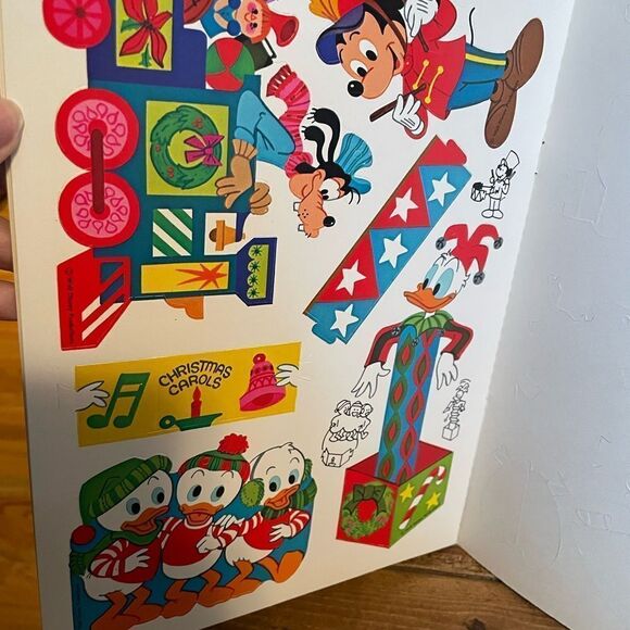 1979 Walt Disney Decorate A Christmas Tree Book - Picture 5 of 9